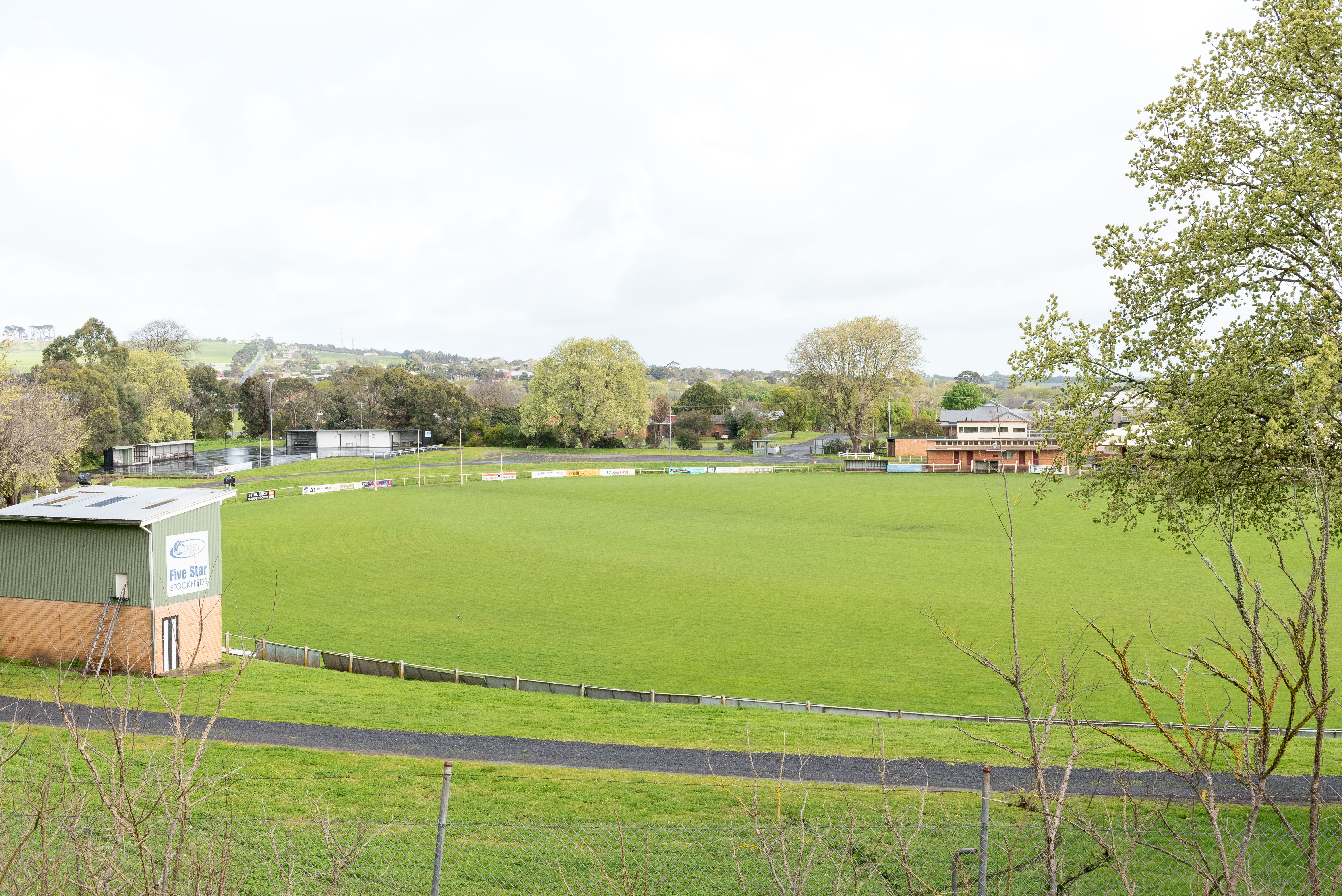 Leura-Oval.jpg