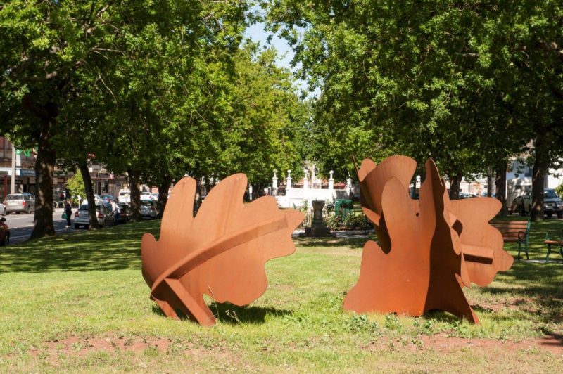 Terang sculputure: Artists, Glen Manning & Kathy Daly